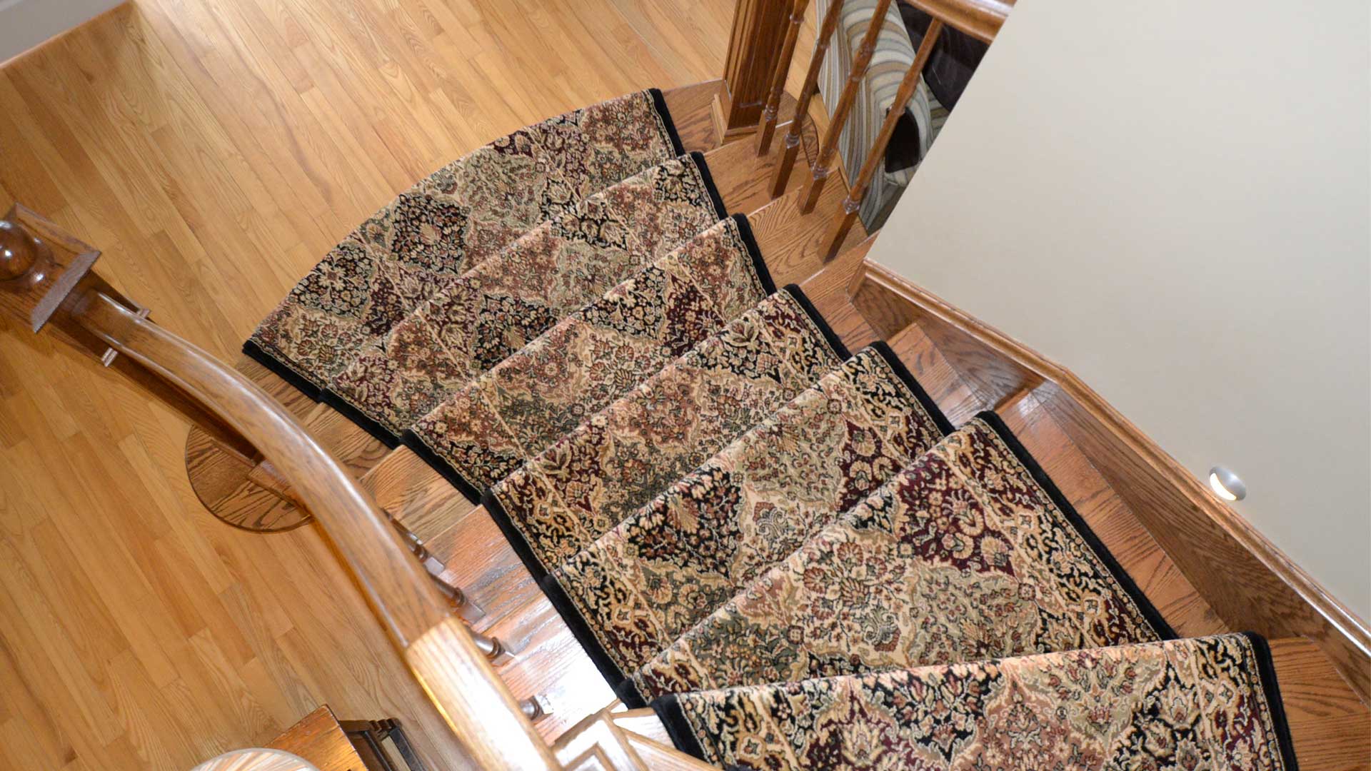 Tapis-Andre-Viau-18-Tapis-d’escalier-à-Montréal,-élégance,-sécurité-et-design-pour-votre-maison-Montreal_Quebec